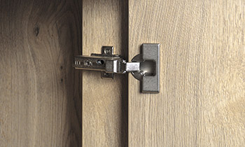 hochwertige Soft-Close Scharniere