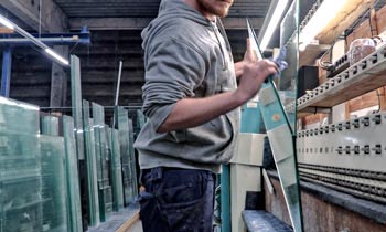 EFS-Mitarbeiter am konstruieren